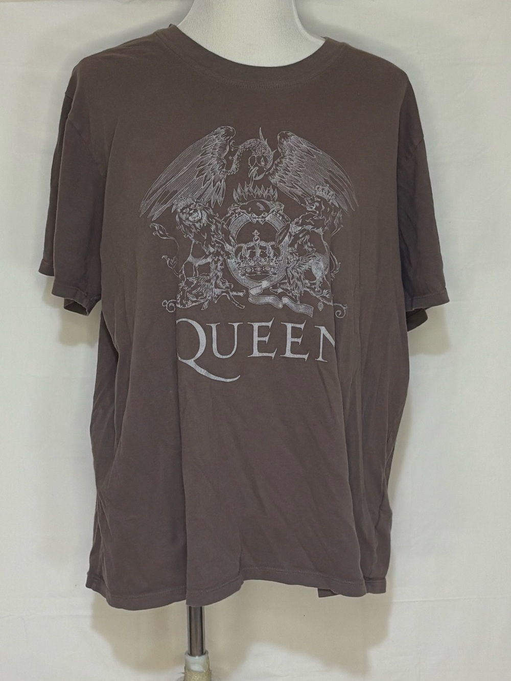 Abercrombie & Fitch Brown Queen Graphic Short-Sleeve Tee